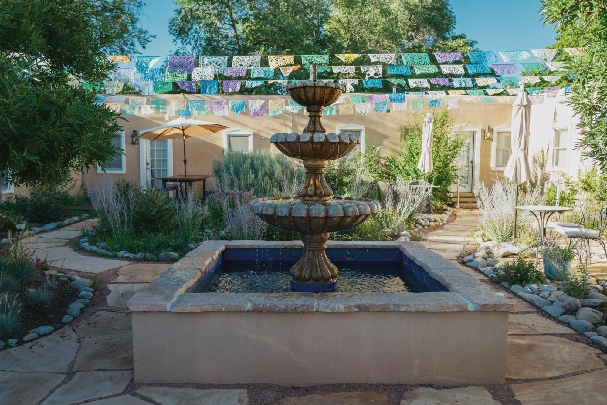 Dos Hermanas Casita 1 Downtown Courtyard سانتا فيه المظهر الخارجي الصورة